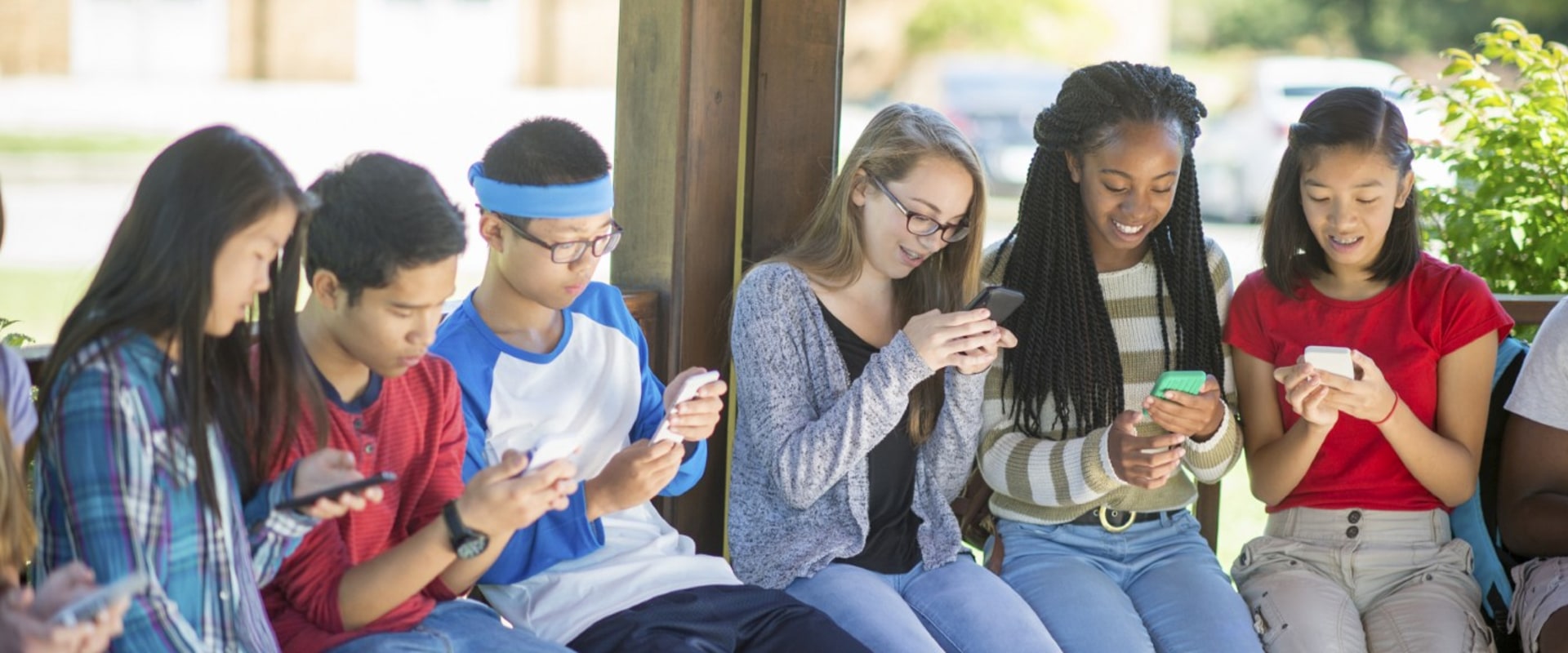 What type of social media do teenagers use?